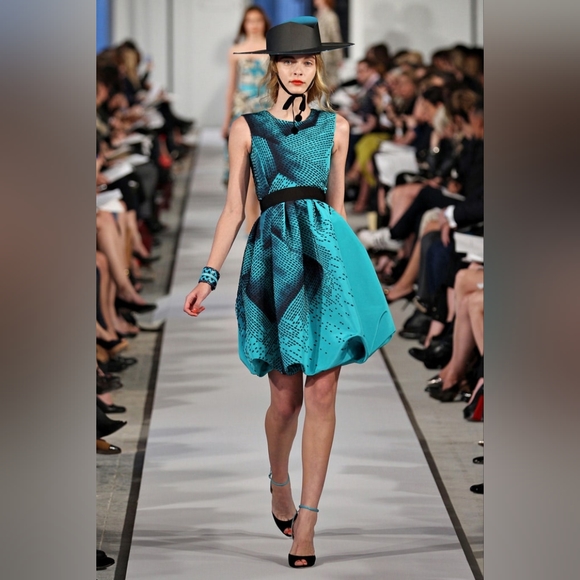 *$6,000 OSCAR DE LA RENTA EXCL EMB SILK BUBBLE HEM PICASSO RUNWAY DRESS US 6, 8 - Picture 2 of 10